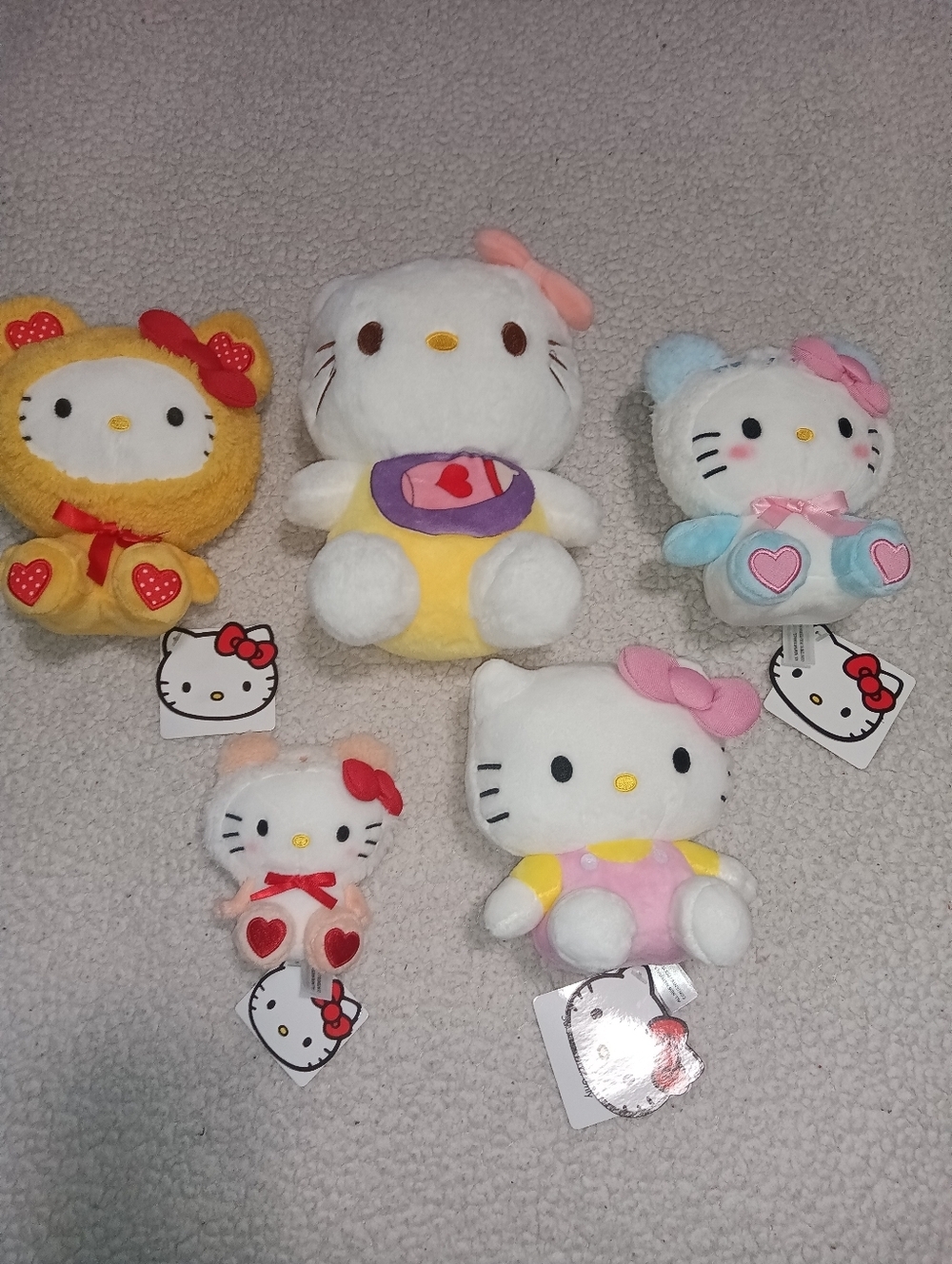 NWT Hello Kitty Plushie bundle- Sanrio